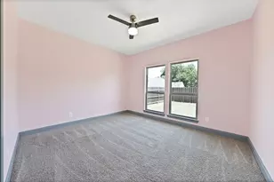 925 Balkan Dr, Lancaster, TX 75134 - Photo 21