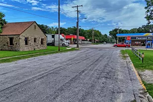 408 S Broad St, Saint Jo, TX 76265 - Photo 5