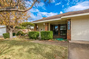 3712 Roussillon Dr, Carrollton, TX 75007 - Photo 3