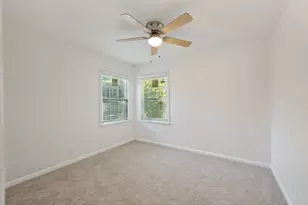 1102 E Lovers Ln, Arlington, TX 76010 - Photo 9