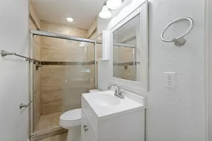 1102 E Lovers Ln, Arlington, TX 76010 - Photo 11