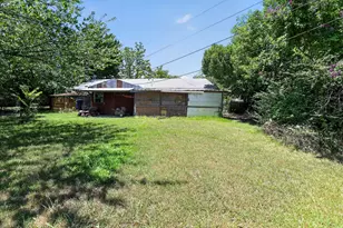 414 Grace St, Bridgeport, TX 76426 - Photo 25