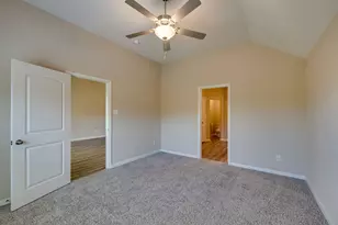 352 Lowery Oaks Trl, Fort Worth, TX 76120 - Photo 19