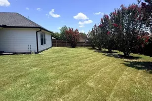 136 Holly St, Waxahachie, TX 75165 - Photo 37