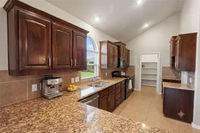 11813 Sundog Way, Fort Worth, TX 76244 - Photo 5