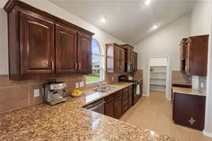 11813 Sundog Way, Fort Worth, TX 76244 - Photo 5