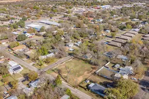 1040 W Oak St, Stephenville, TX 76401 - Photo 1
