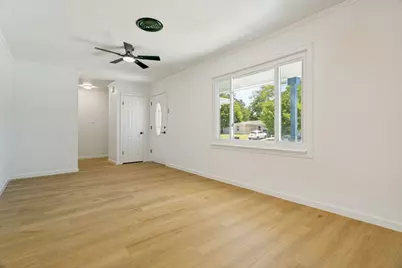 748 Oak Drive, Hurst, TX 76053 - Photo 5