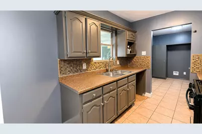 604 Holly Lane, Duncanville, TX 75116 - Photo 5