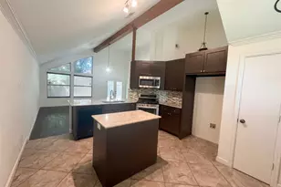 1404 Daffodil Ln, Lewisville, TX 75077 - Photo 7