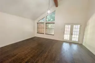 1404 Daffodil Ln, Lewisville, TX 75077 - Photo 5