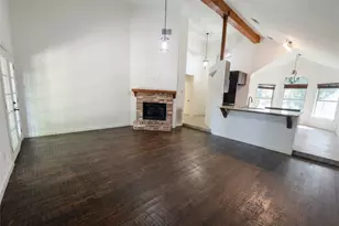1404 Daffodil Ln, Lewisville, TX 75077 - Photo 3