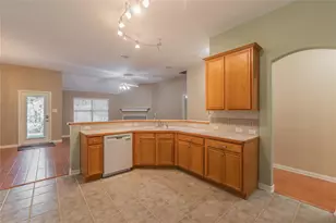 7801 Quiet Waters Dr, Arlington, TX 76016 - Photo 9