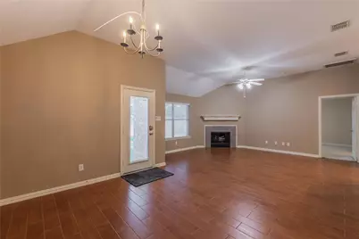 7801 Quiet Waters Drive, Arlington, TX 76016 - Photo 15