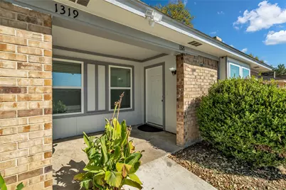 1319 Parkway Court, Arlington, TX 76010 - Photo 3