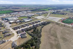 711 Hadley Ln, Valley View, TX 76272 - Photo 35