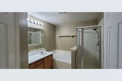 909 Avondale Lane, Plano, TX 75025 - Photo 11