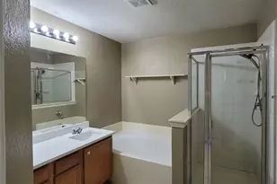 909 Avondale Ln, Plano, TX 75025 - Photo 11