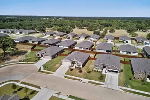 332 Pecos Dr, Azle, TX 76020 - Photo 29
