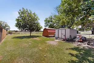 3671 Sundown Rd, Greenville, TX 75402 - Photo 17
