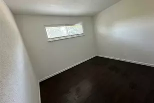 4612 Emerson St, Fort Worth, TX 76119 - Photo 9