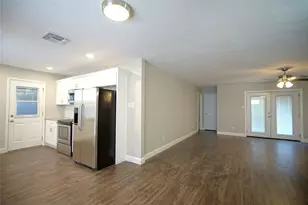 619 Todd Ct, Burleson, TX 76028 - Photo 11