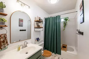 109 S Shaw St, Tom Bean, TX 75489 - Photo 3
