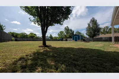 109 S Shaw Street, Tom Bean, TX 75489 - Photo 15