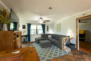 109 S Shaw St, Tom Bean, TX 75489 - Photo 5