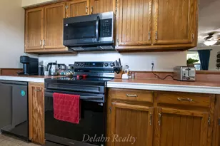 109 S Shaw St, Tom Bean, TX 75489 - Photo 17
