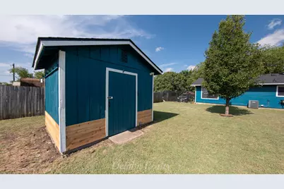 109 S Shaw Street, Tom Bean, TX 75489 - Photo 15
