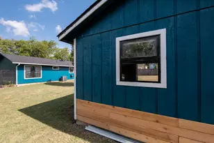 109 S Shaw St, Tom Bean, TX 75489 - Photo 13