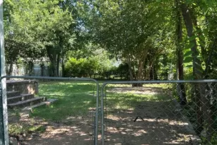 925 W Nelson St, Denison, TX 75020 - Photo 23