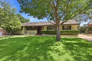 706 Peach Tree Ln, Garland, TX 75041 - Photo 3
