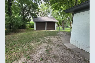 205 S Line Street, Weatherford, TX 76086 - Photo 9