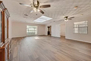 909 Egyptian Way, Grand Prairie, TX 75050 - Photo 11
