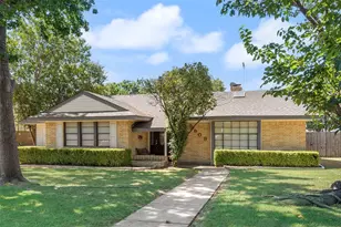 909 Egyptian Way, Grand Prairie, TX 75050 - Photo 1