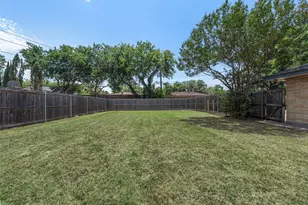 909 Egyptian Way, Grand Prairie, TX 75050 - Photo 5