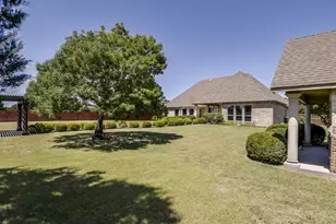 1320 N Creek Cir, Waxahachie, TX 75165 - Photo 35
