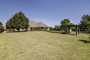 1320 N Creek Cir, Waxahachie, TX 75165 - Photo 5