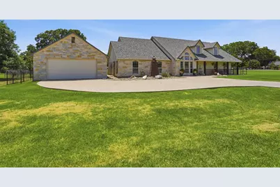 3102 Walnut Creek Parkway, Granbury, TX 76049 - Photo 3