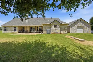 3102 Walnut Creek Pkwy, Granbury, TX 76049 - Photo 33