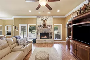 3102 Walnut Creek Pkwy, Granbury, TX 76049 - Photo 9