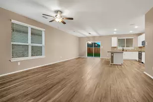 1021 Waverly Dr, Van Alstyne, TX 75495 - Photo 3