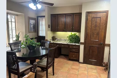 304 Paloverde Lane, Fort Worth, TX 76112 - Photo 9