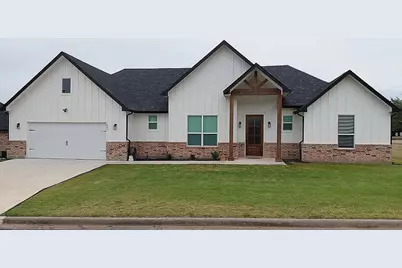 604 E 4th Street, Muenster, TX 76252 - Photo 1
