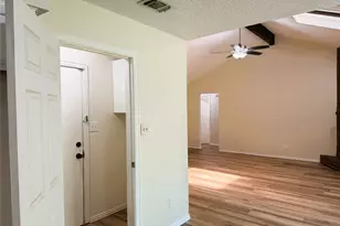 6406 Willow Springs Dr, Arlington, TX 76001 - Photo 9