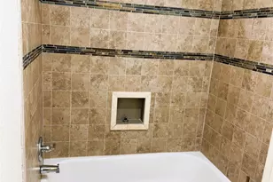 6406 Willow Springs Dr, Arlington, TX 76001 - Photo 17