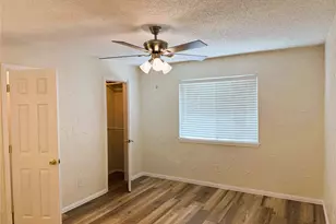 6406 Willow Springs Dr, Arlington, TX 76001 - Photo 15