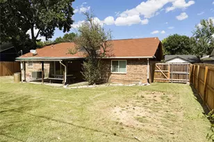 6406 Willow Springs Dr, Arlington, TX 76001 - Photo 21